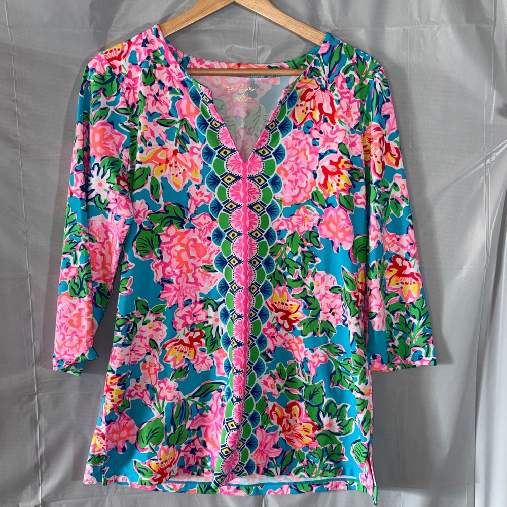 Lilly Pulitzer Karina Tunic Top Womens Med Pink Blue Floral UPF 50+ 3/4 Sleeve